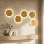 Runde LED-Wandleuchte aus Holz