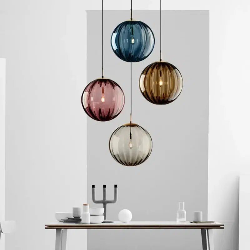 Hängende LED Kugel Pendelleuchte nordisch-modernes Design — Schöne durchscheinende Farben!