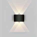 Klassische schwarze LED-Wandleuchte — Rückseite