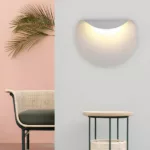 Minimalistische weiße Wandleuchte — Hauptansicht
