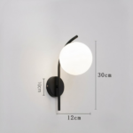Moderne Wandleuchte in Form einer Glaskugel — Detailaufnahme