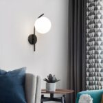 Moderne Wandleuchte in Form einer Glaskugel — Hauptansicht