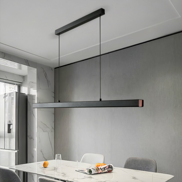 Schwarzer LED Kronleuchter für Billard mit modernem und schlichtem Design auf grauem Hintergrund