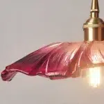Hängeleuchte Blume aus rosa Glas — Hauptansicht
