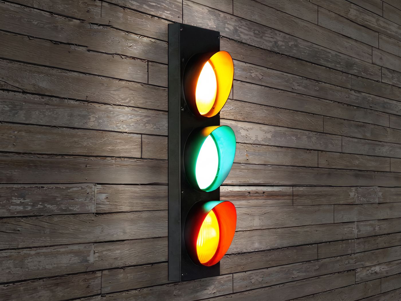 Vintage LED-Wandleuchte im Ampel-Stil auf braunem Holzhintergrund