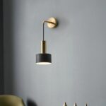 Wandleuchte aus Messing im Laternenstil — Detailaufnahme