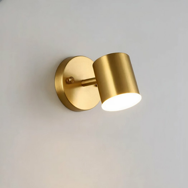 Applique murale LED dorée de style nordique moderne en aluminium sur fond gris