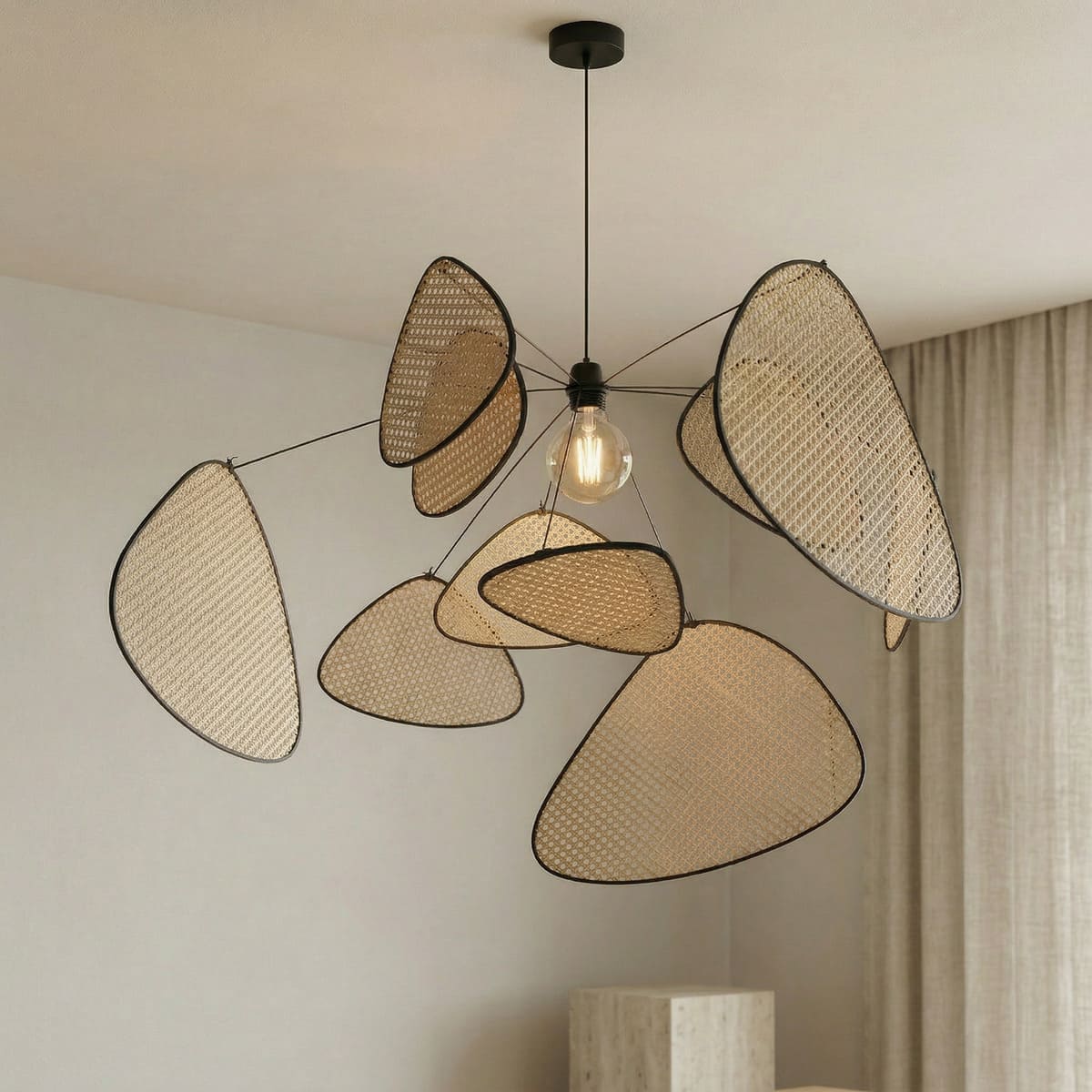 Hängeleuchte aus Rattan und Weide