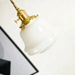 Rustikale Hängeleuchte aus weißem Glas im Keramikstil — Verarbeitungsdetail