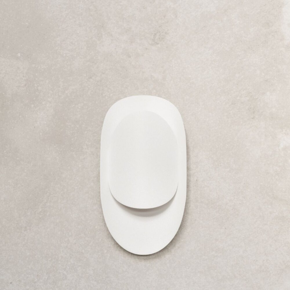 Elegante Design-Wandleuchte aus Stahl