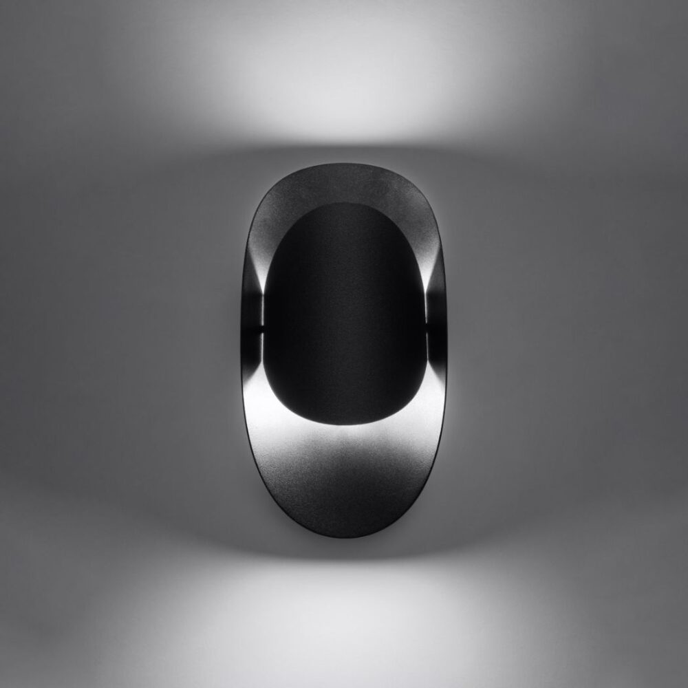 Elegante Design-Wandleuchte aus Stahl