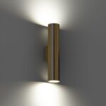 Design-Wandleuchte aus glänzendem goldenem Metall in Röhrenform
