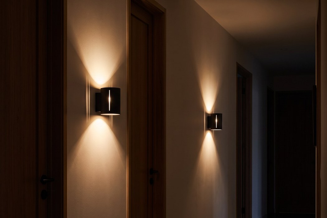 Moderne zylindrische Wandleuchte aus Aluminium