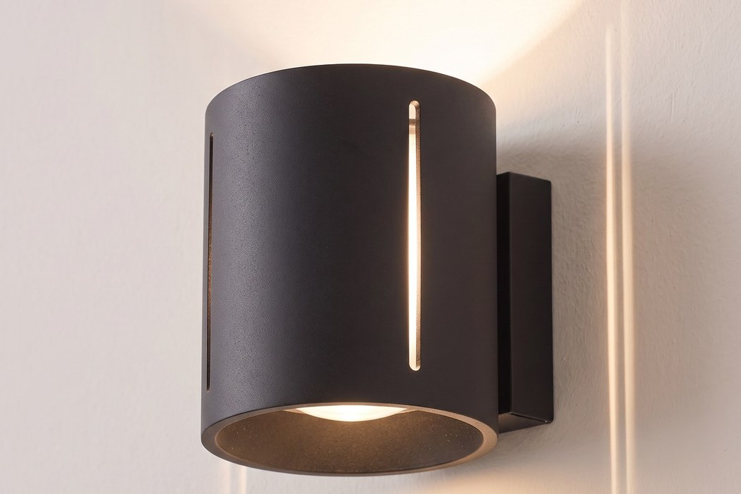 Moderne zylindrische Wandleuchte aus Aluminium