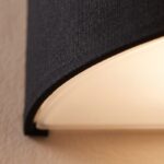 Halbmond-Wandleuchte aus Stoff