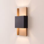 Design-Wandleuchte mit Doppellichtstrahl aus goldenem Metall