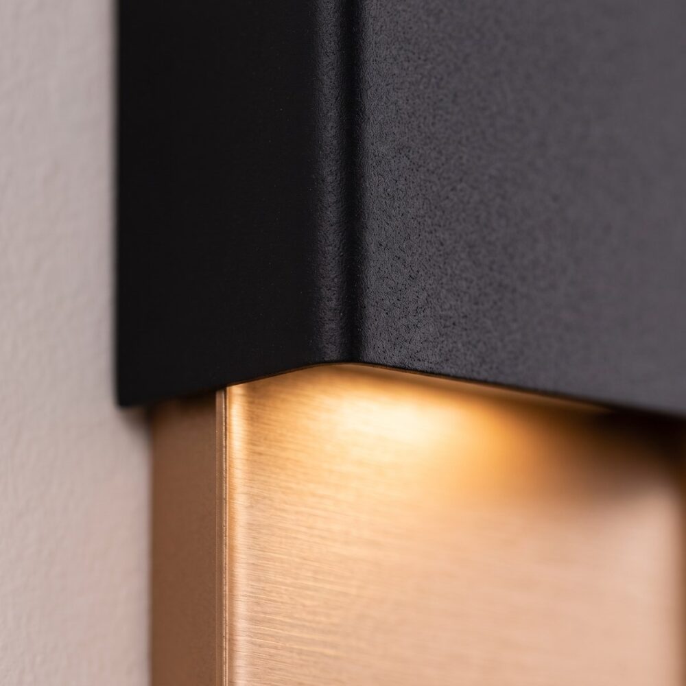 Design-Wandleuchte mit Doppellichtstrahl aus goldenem Metall