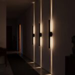 Schmale und elegante Designer-Wandleuchte aus Metall