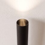 Schmale und elegante Designer-Wandleuchte aus Metall