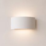 Design-Wandleuchte, geschwungenes Rechteck aus Stahl