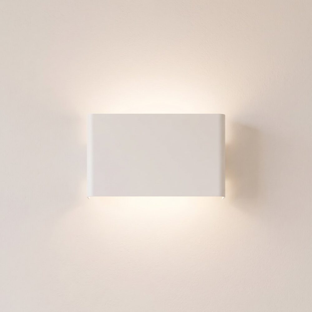 Geometrische moderne Wandleuchte aus weißem Stahl