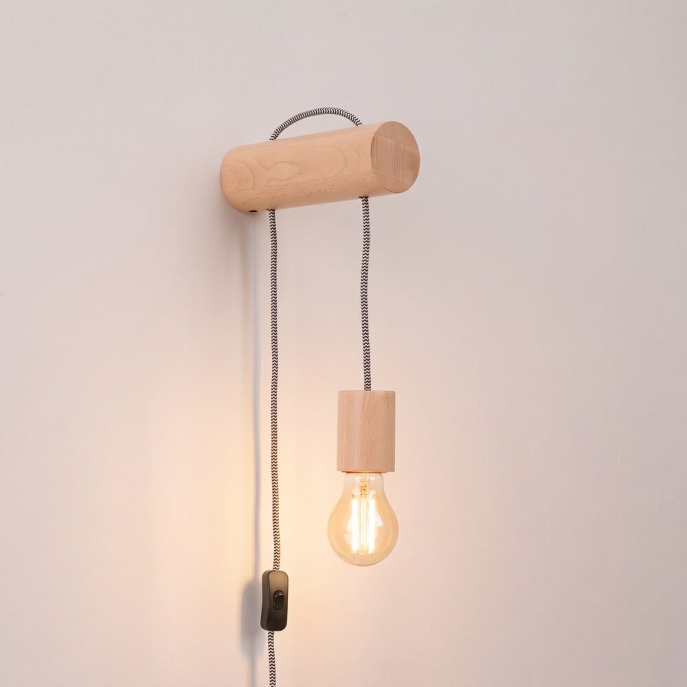 Minimalistische Wandleuchte aus Naturholz mit Schalter