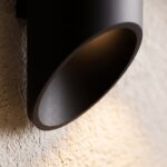 Abgeschrägte Rohr-Wandleuchte, 20 cm, weiß oder schwarz