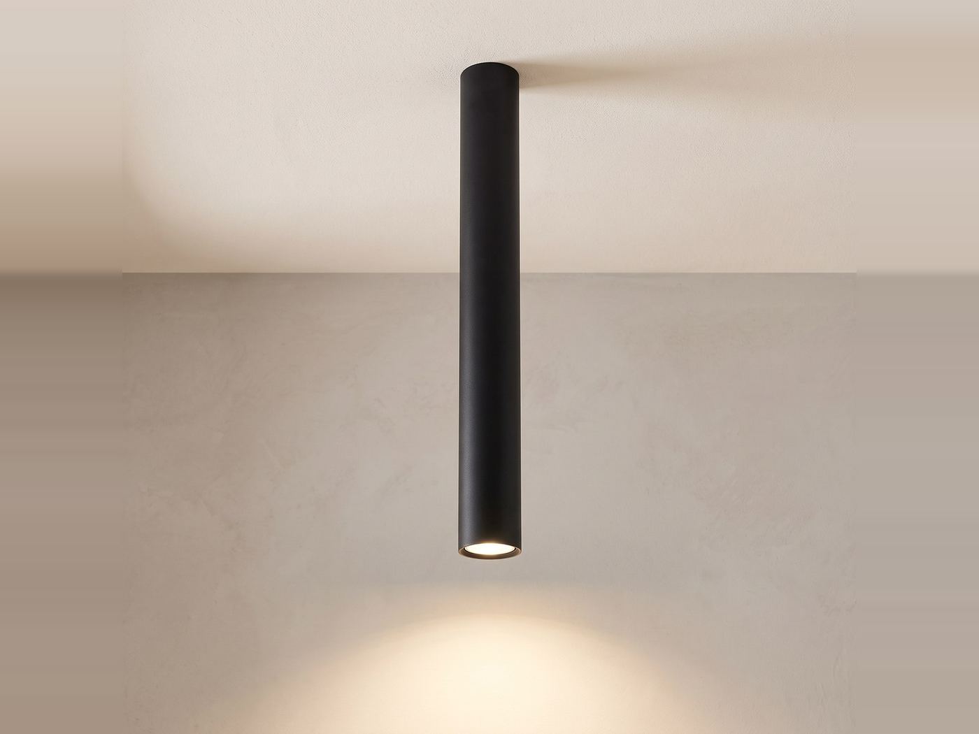 Deckenstrahler lange Metallröhre 60 cm