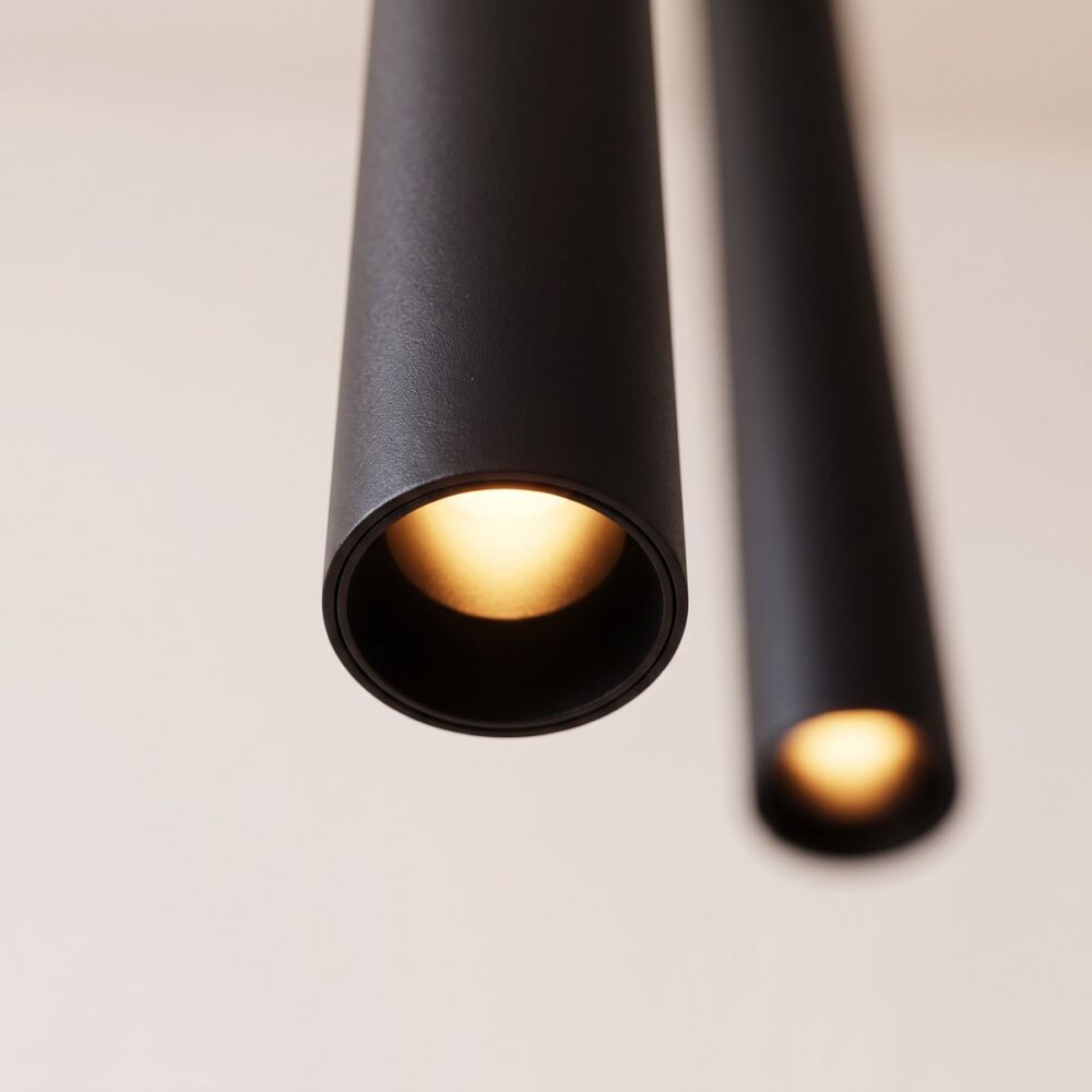 Design-Pendelleuchte mit 5 Stahlrohren