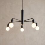 Kronleuchter 5 Lampen auf schwarzer Metallstange