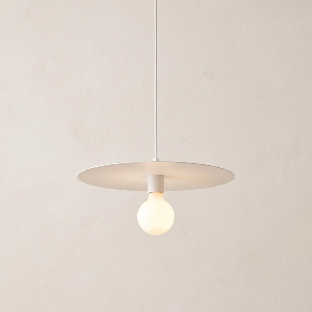 Moderne Pendelleuchte mit flacher Scheibe aus Stahl