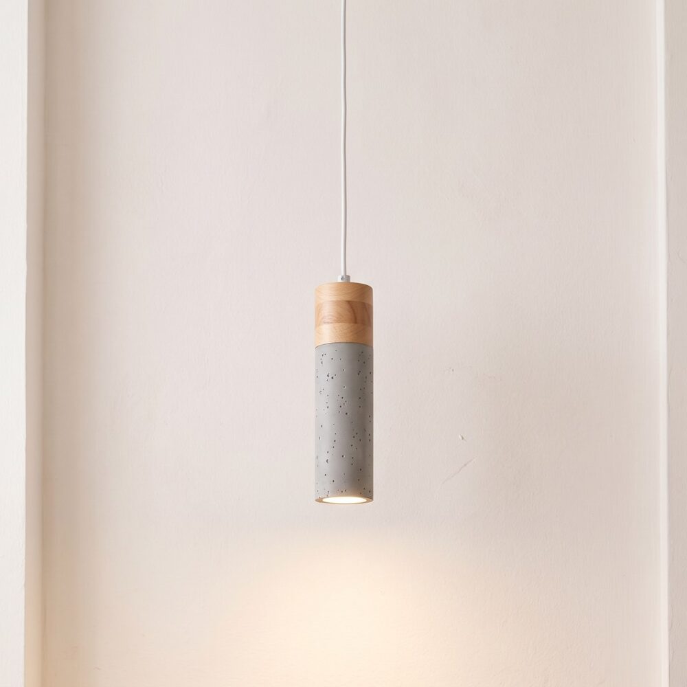 Moderne Pendelleuchte aus grauem Beton und Naturholz