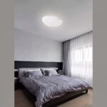 Dreieckige Deckenleuchte weiß, Größe L (45 × 40 cm), im Schlafzimmer, maßstabsgetreu